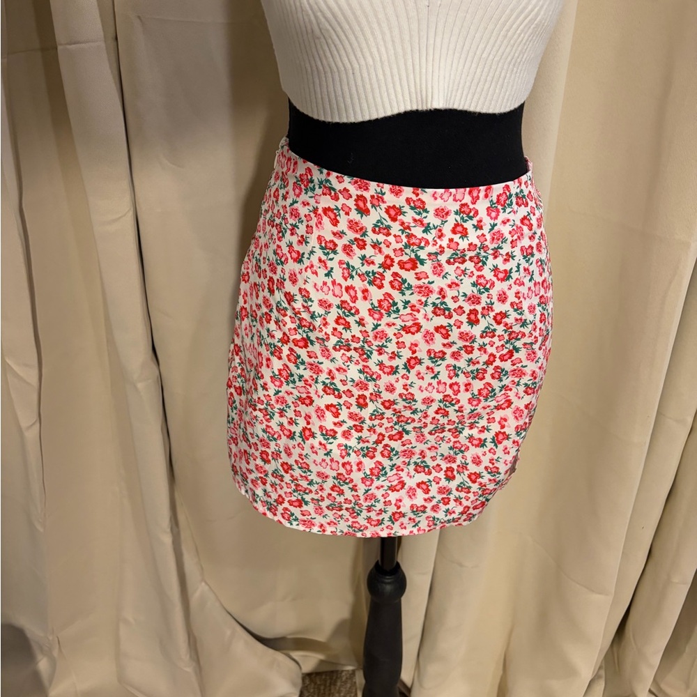 SHEIN Floral Mini Skirt